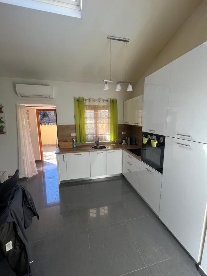 Hiza Apartman Póla Kültér fotó